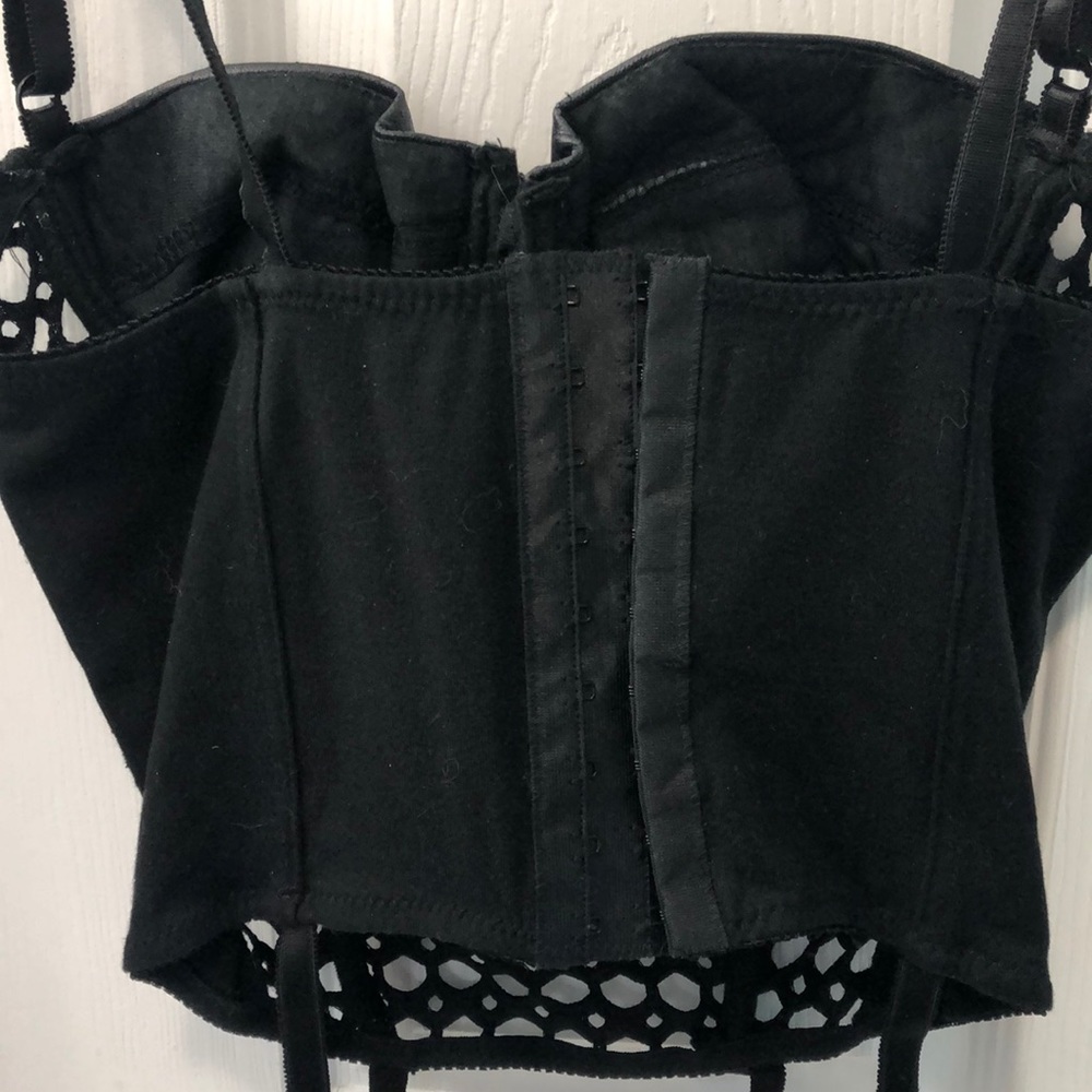 Black leather and net corset - Picture 2 of 2
